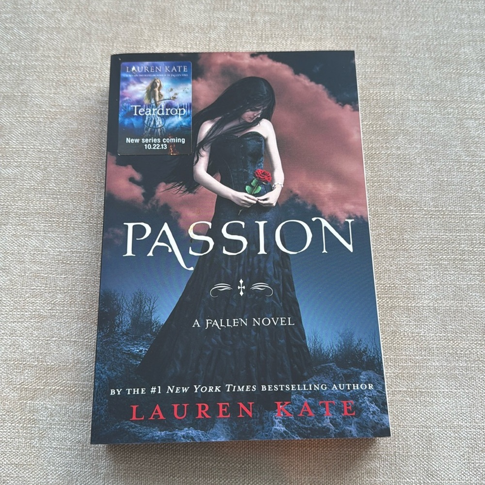 Passion by Lauren Kate BOOK